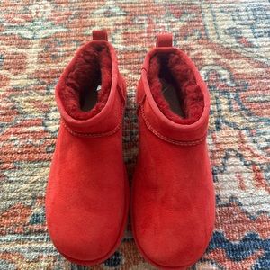 Ugg ultra mini size 9 womens